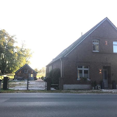 Ks Kotten Bed And Breakfast Rees Exterior photo